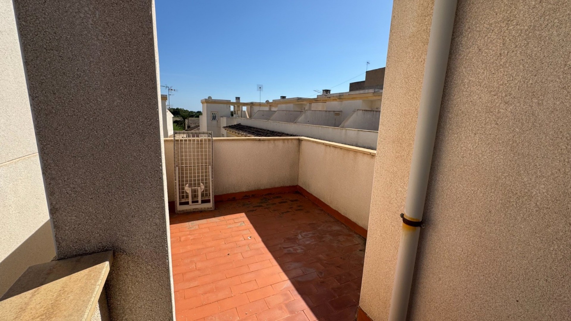 Venta - Chalet Independiente -
Catral