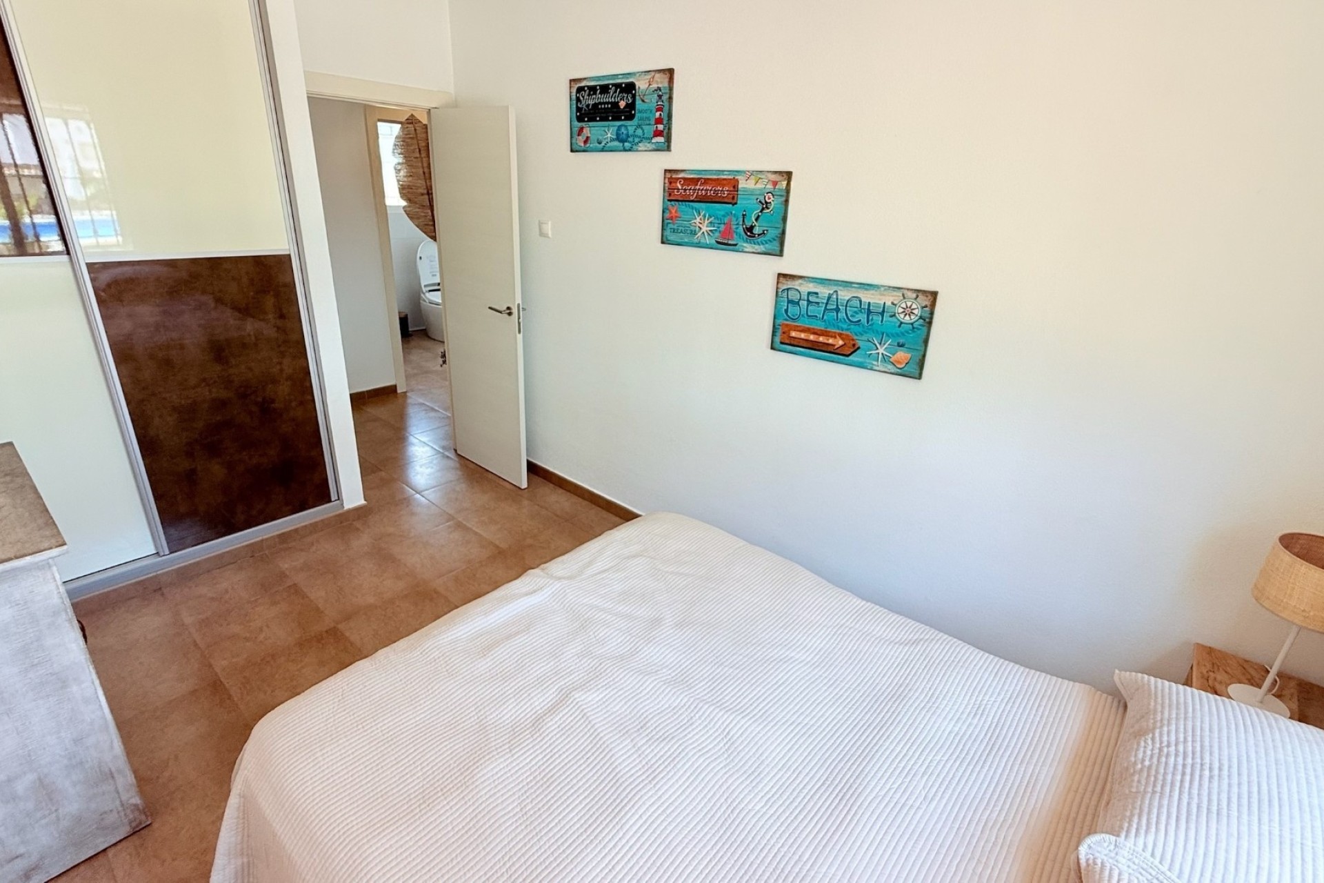 Venta - Chalet Independiente -
Catral