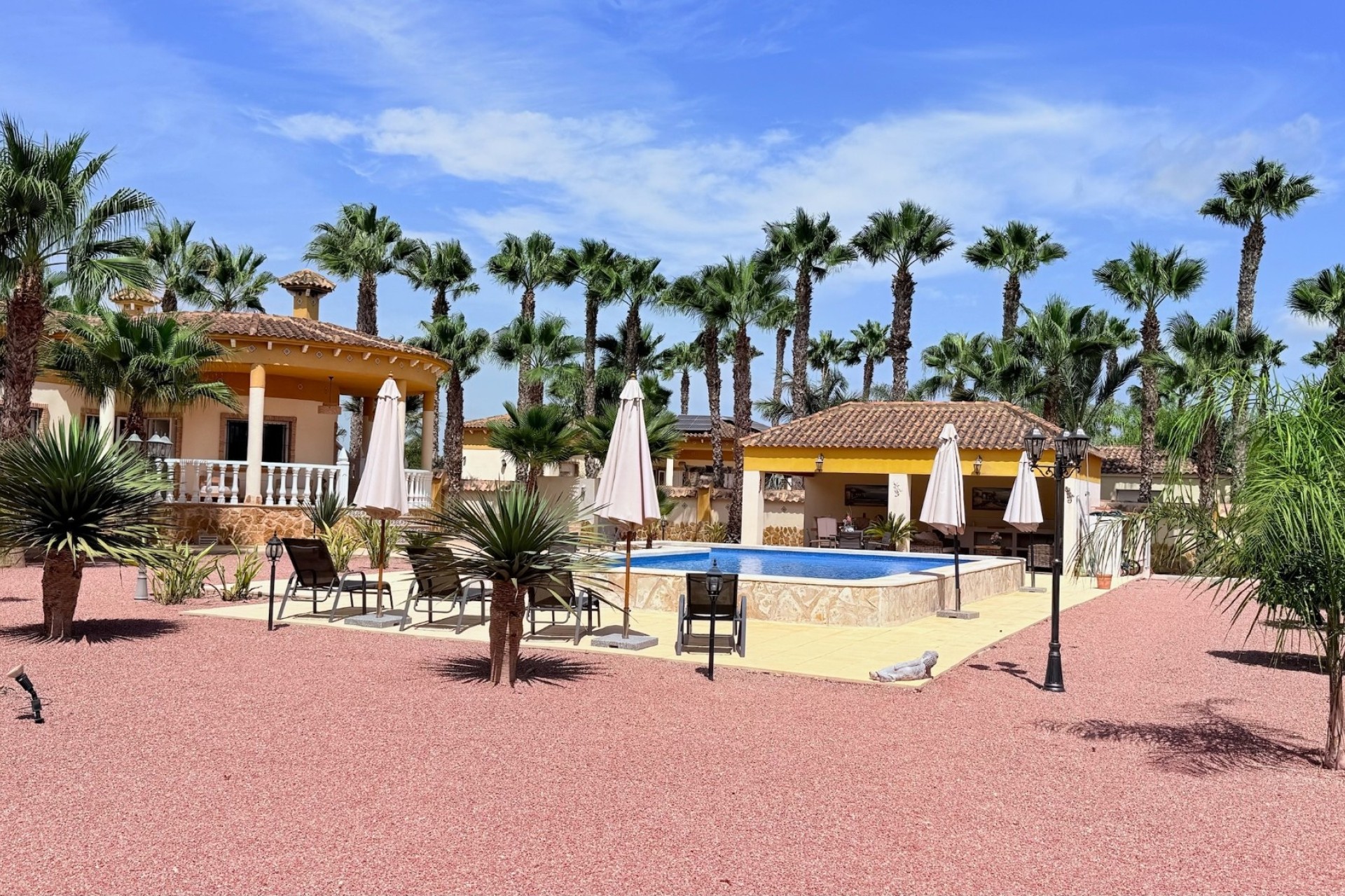 Venta - Chalet Independiente -
Catral