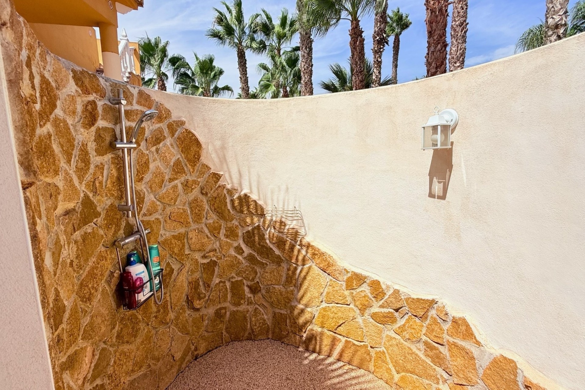 Venta - Chalet Independiente -
Catral