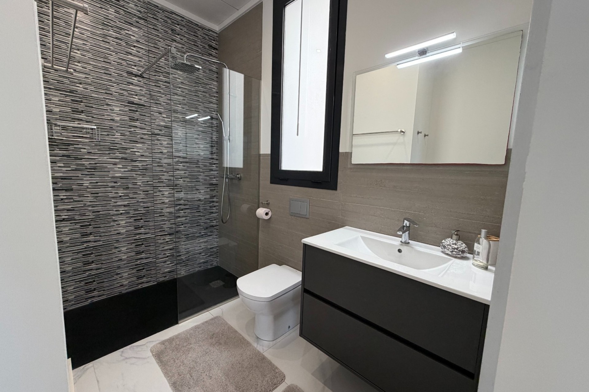 Venta - Chalet Independiente -
Ciudad Quesada - Rojales - La Laguna