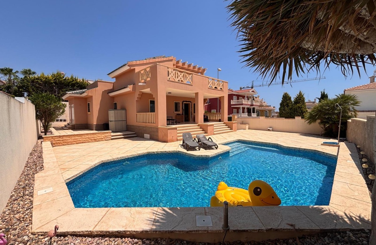 Venta - Chalet Independiente -
Ciudad Quesada - Rojales - Urbanización Ciudad Quesada