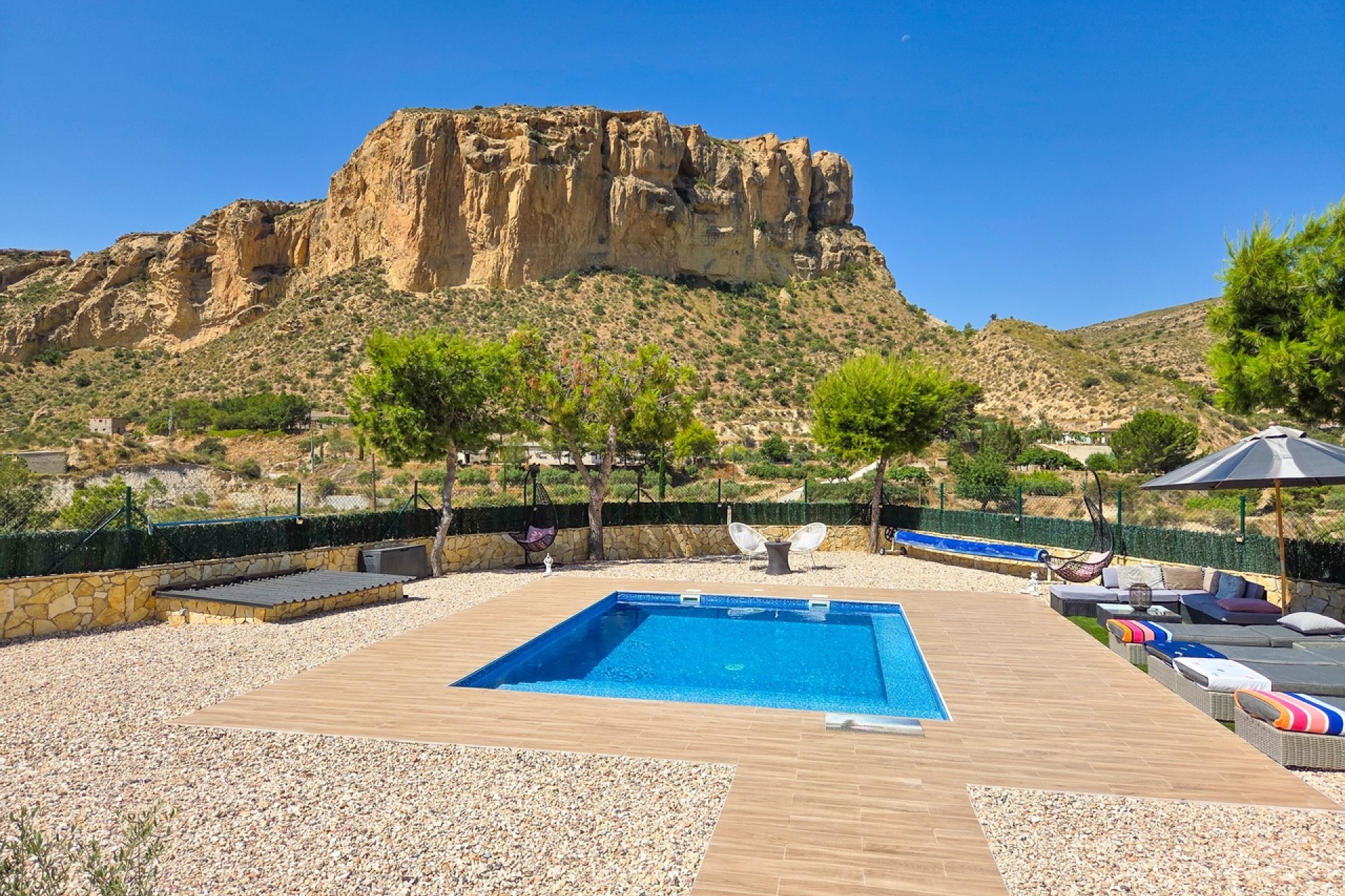 Venta - Chalet Independiente -
Crevillente