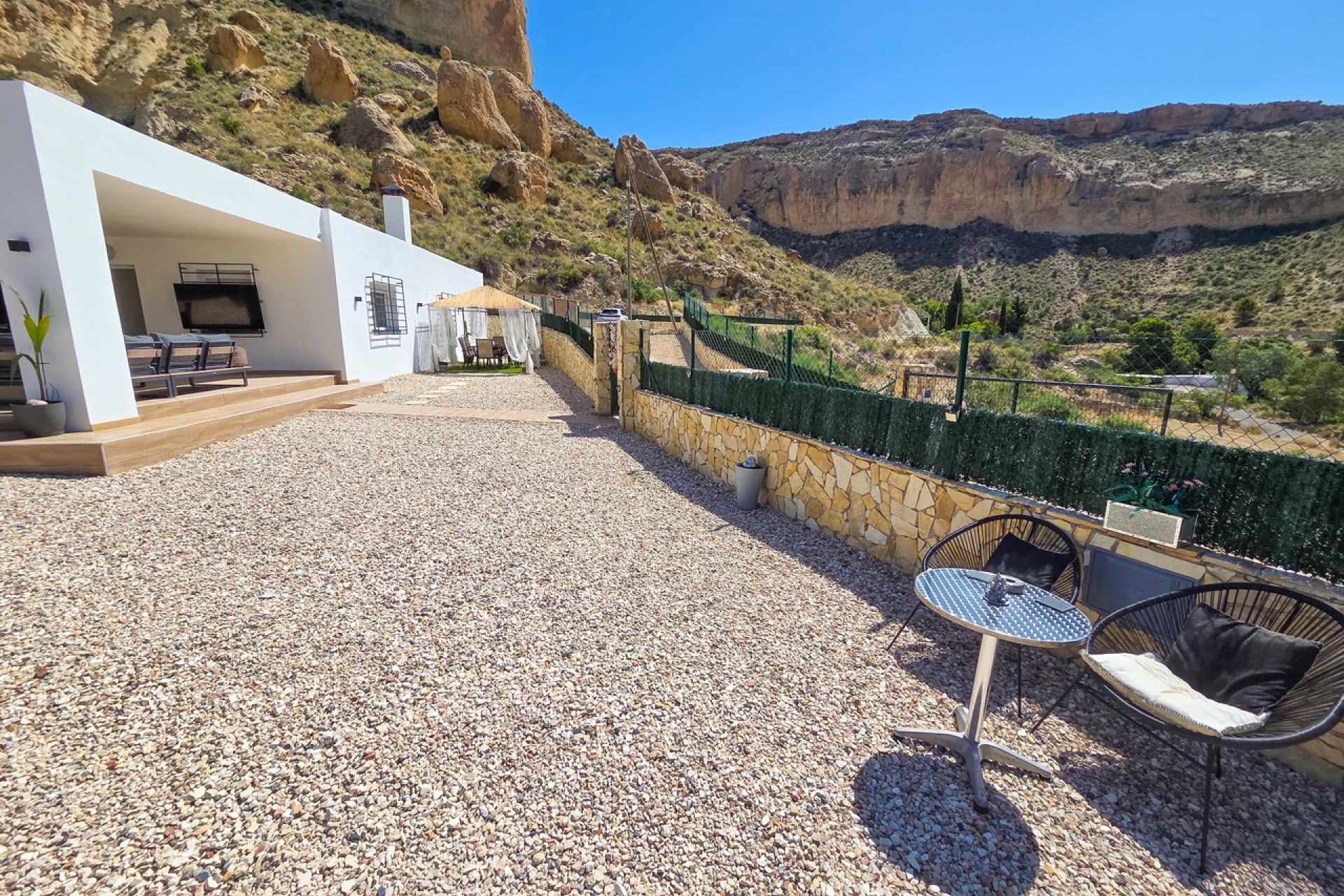 Venta - Chalet Independiente -
Crevillente