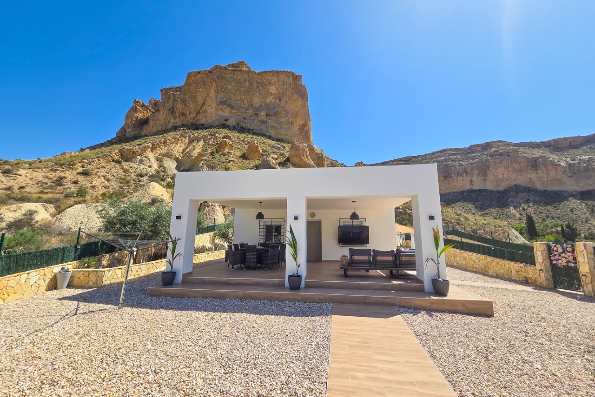 Venta - Chalet Independiente -
Crevillente