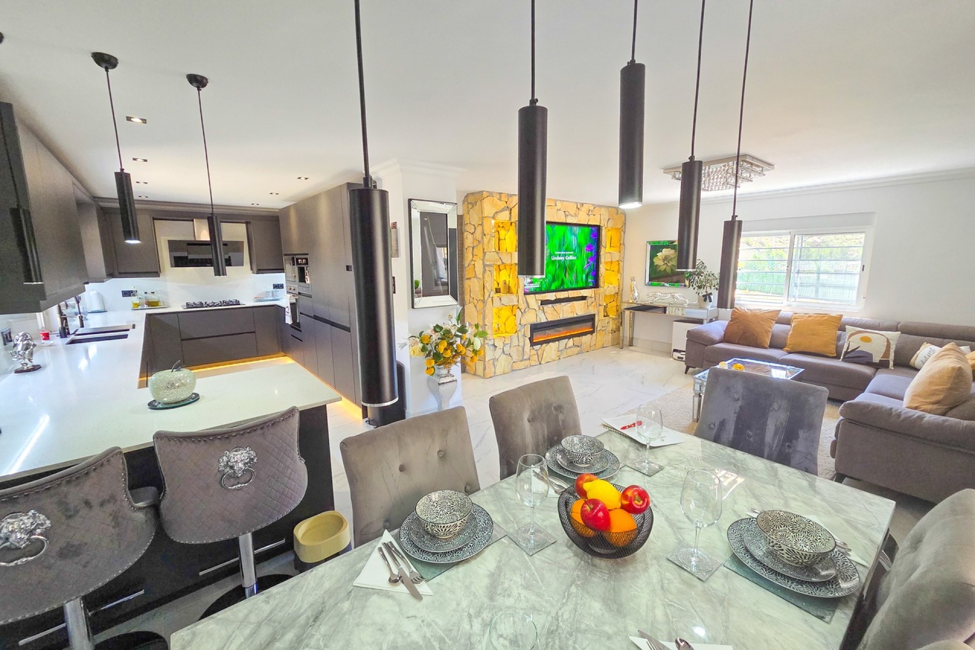 Venta - Chalet Independiente -
Crevillente