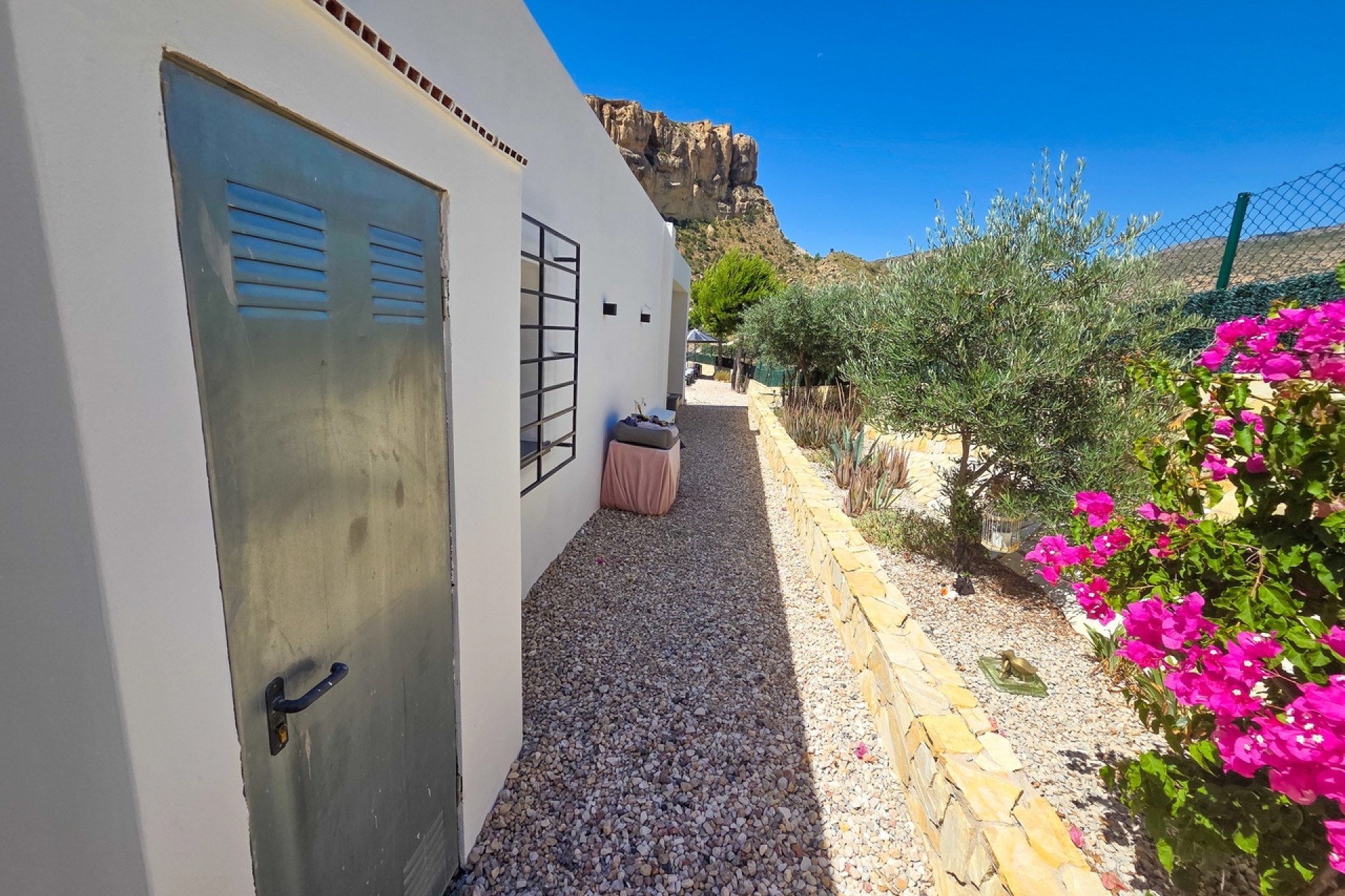 Venta - Chalet Independiente -
Crevillente