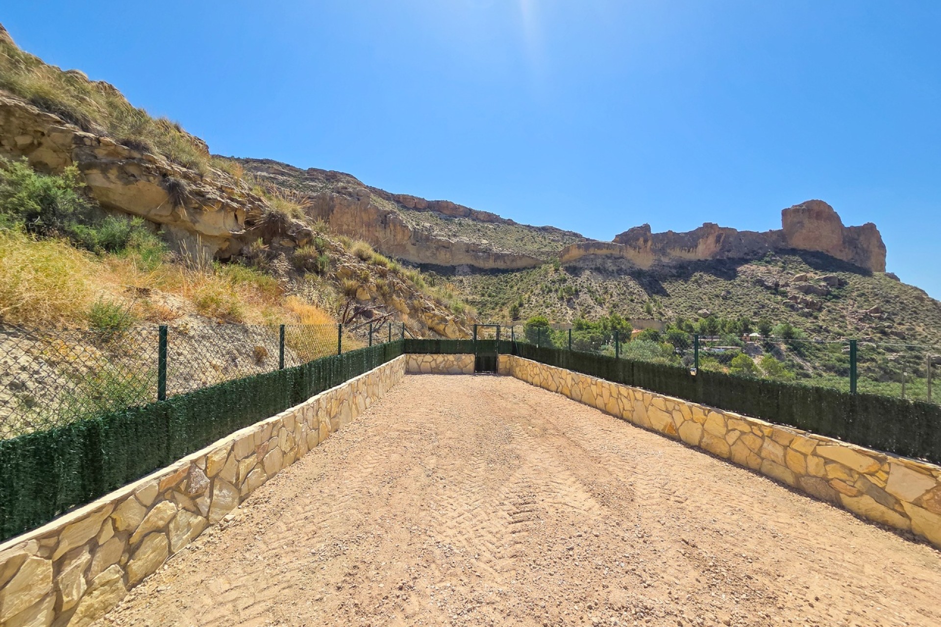 Venta - Chalet Independiente -
Crevillente