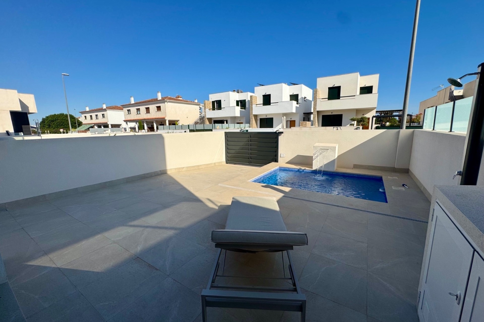 Venta - Chalet Independiente -
Daya Nueva - Center