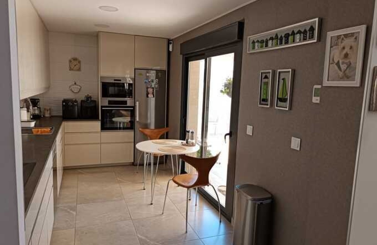 Venta - Chalet Independiente -
Daya Nueva - Costa Blanca