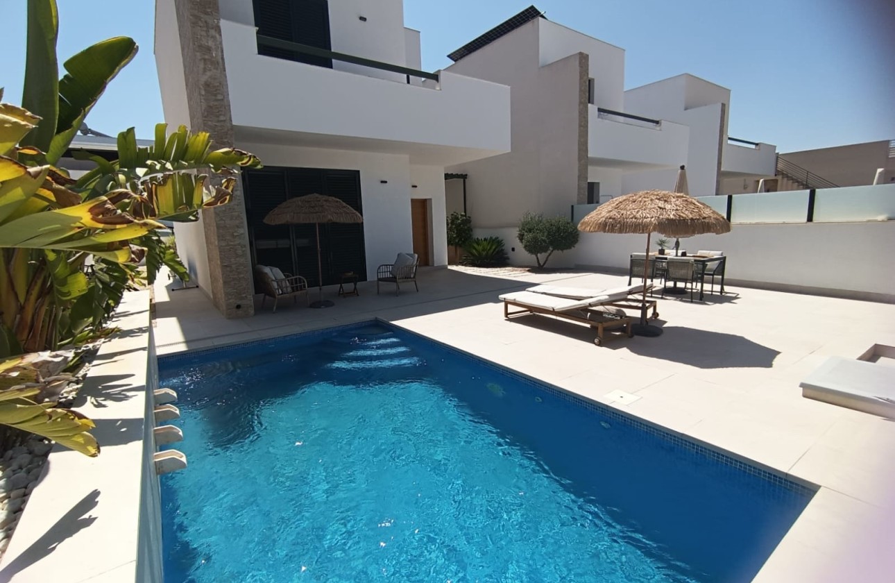 Venta - Chalet Independiente -
Daya Nueva