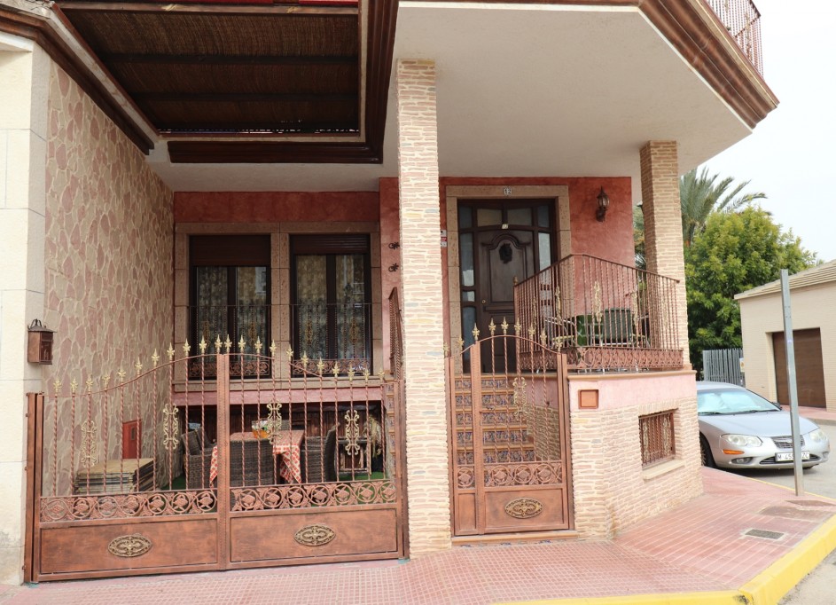 Venta - Chalet Independiente -
Daya Nueva