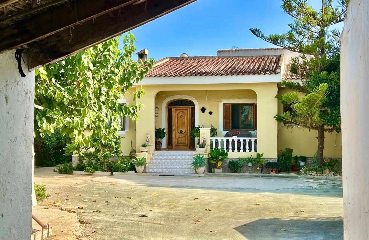 Venta - Chalet Independiente -
Daya Vieja - Costa Blanca Sur