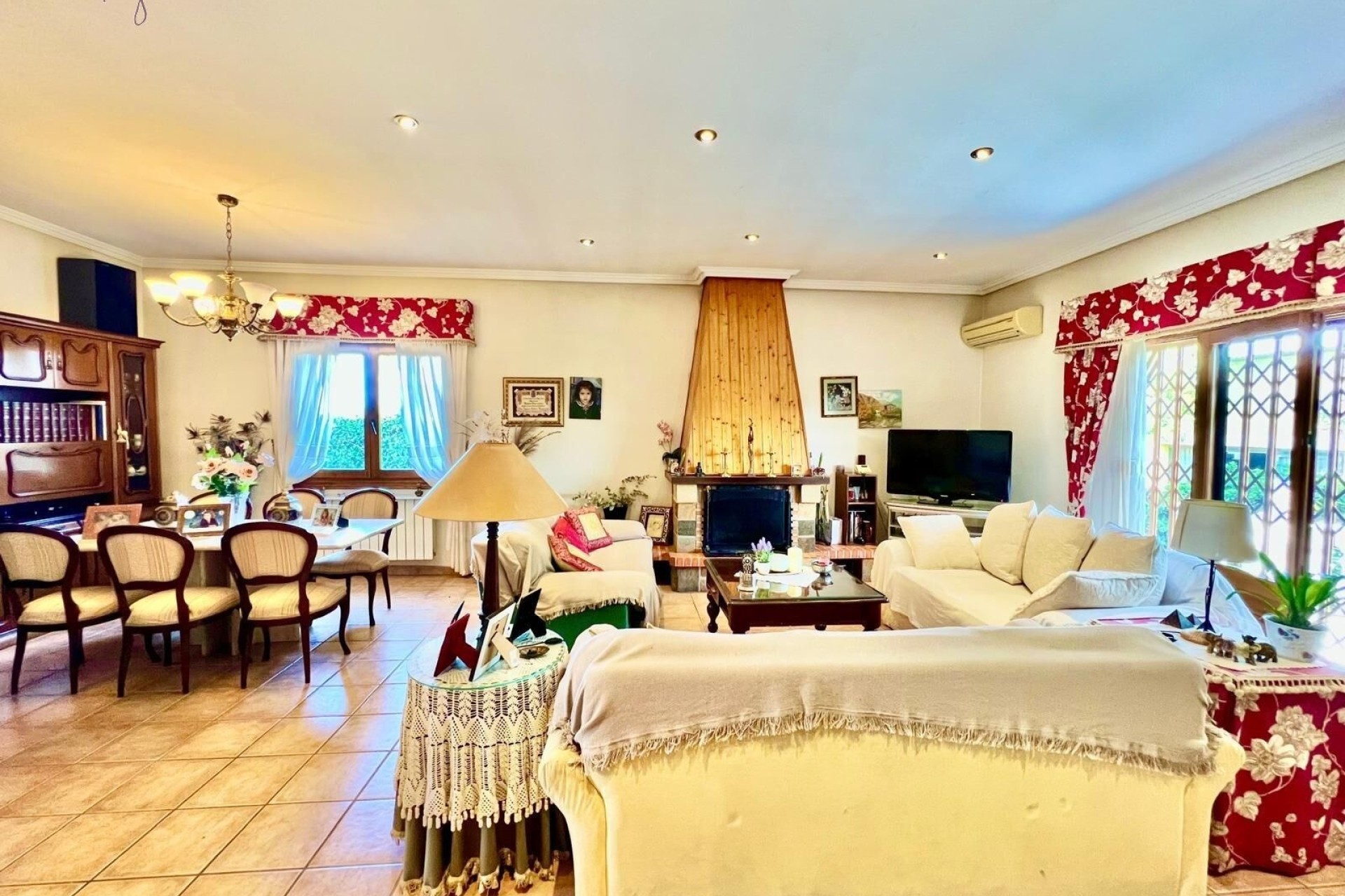 Venta - Chalet Independiente -
Daya Vieja - Costa Blanca Sur