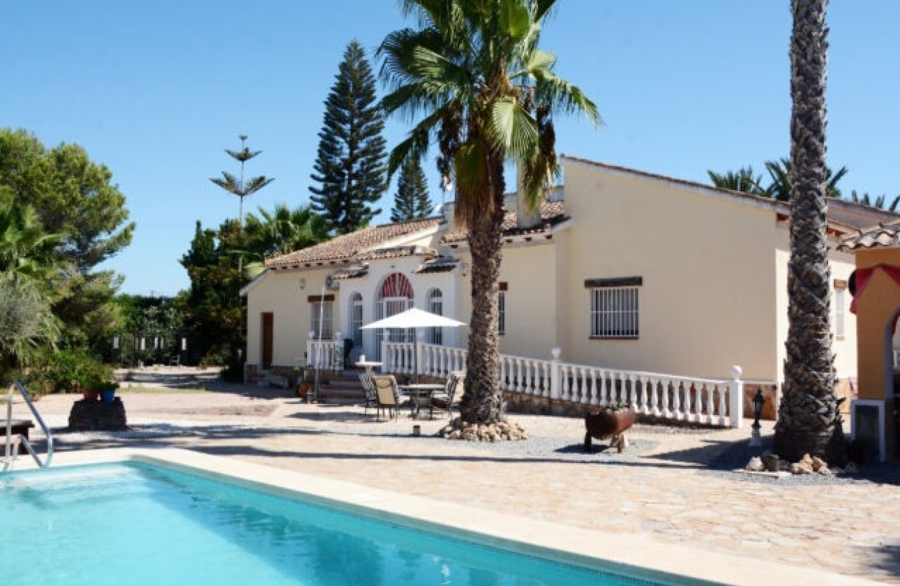 Venta - Chalet Independiente -
Daya Vieja