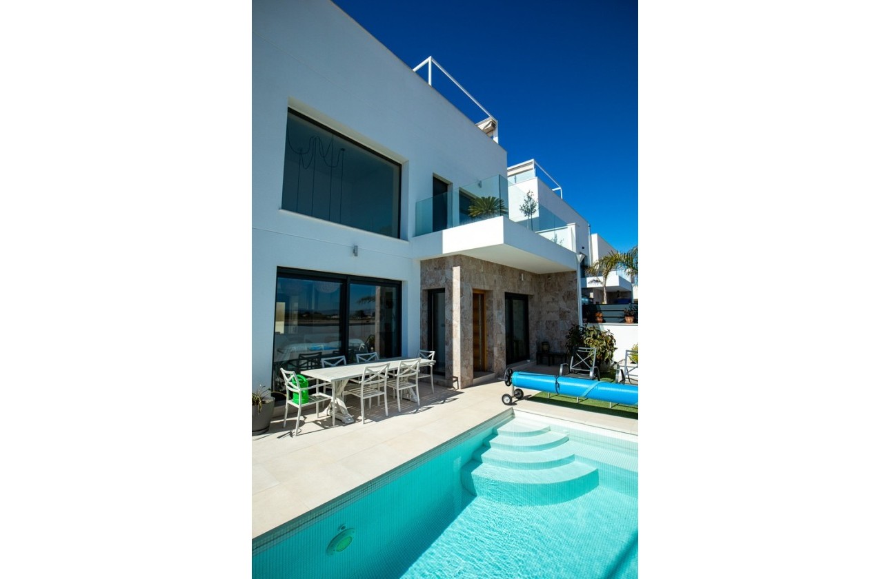 Venta - Chalet Independiente -
Daya Vieja