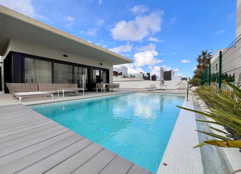 Venta - Chalet Independiente -
Dehesa de Campoamor - Dehesa de campoamor