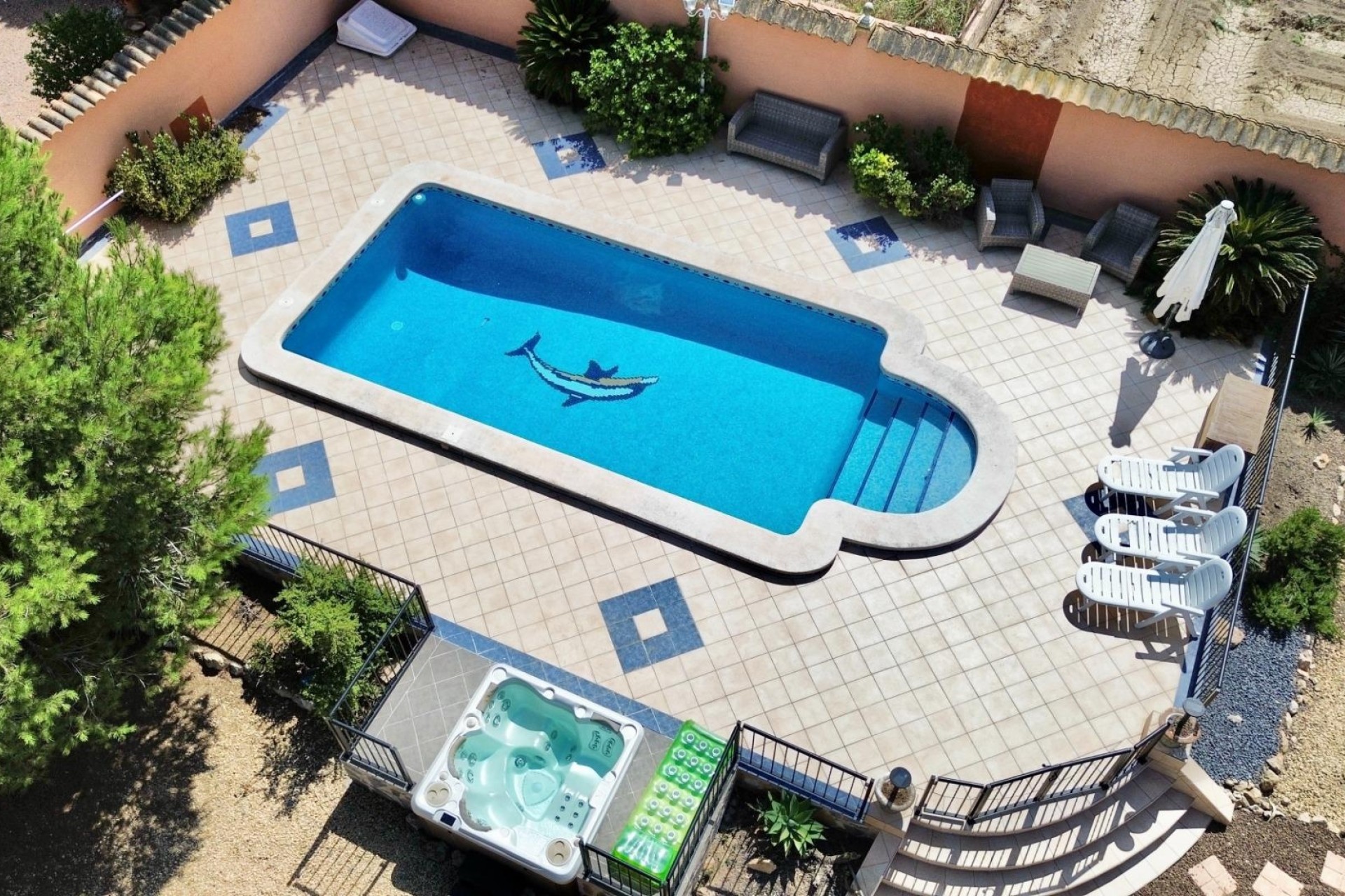 Venta - Chalet Independiente -
Dolores - CMNO. ESCORREDOR
