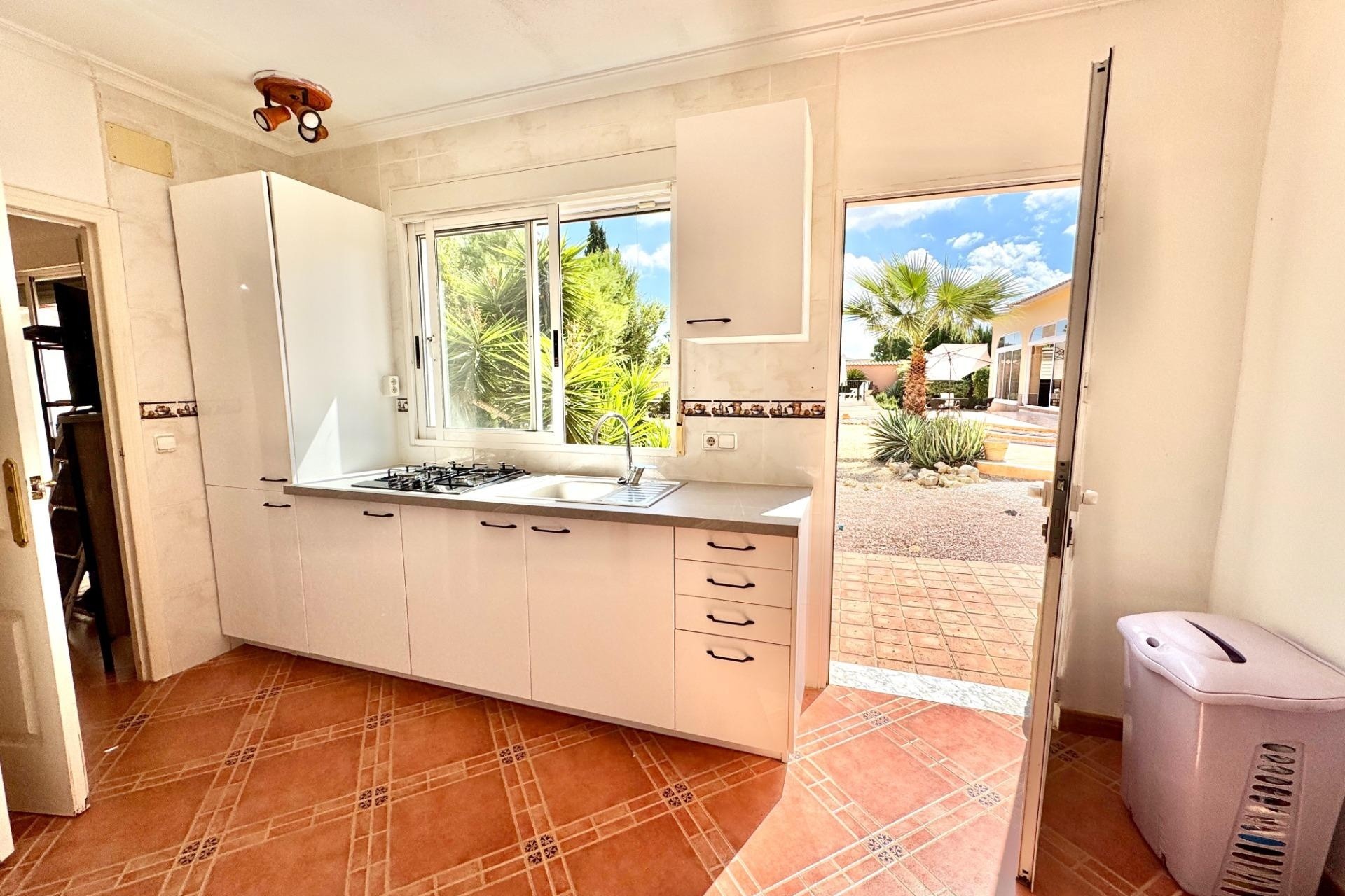 Venta - Chalet Independiente -
Dolores - CMNO. ESCORREDOR