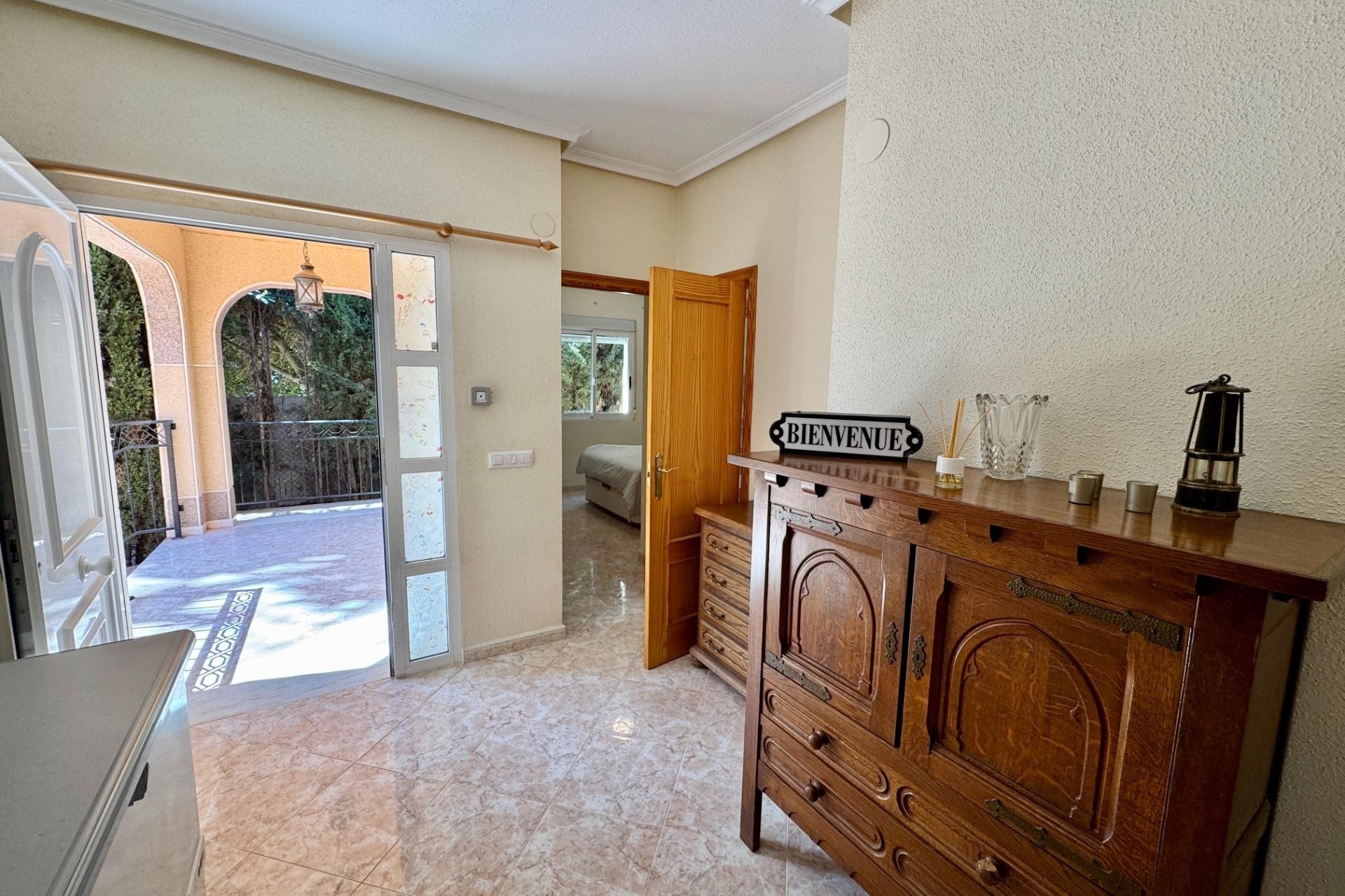 Venta - Chalet Independiente -
Dolores - CMNO. ESCORREDOR