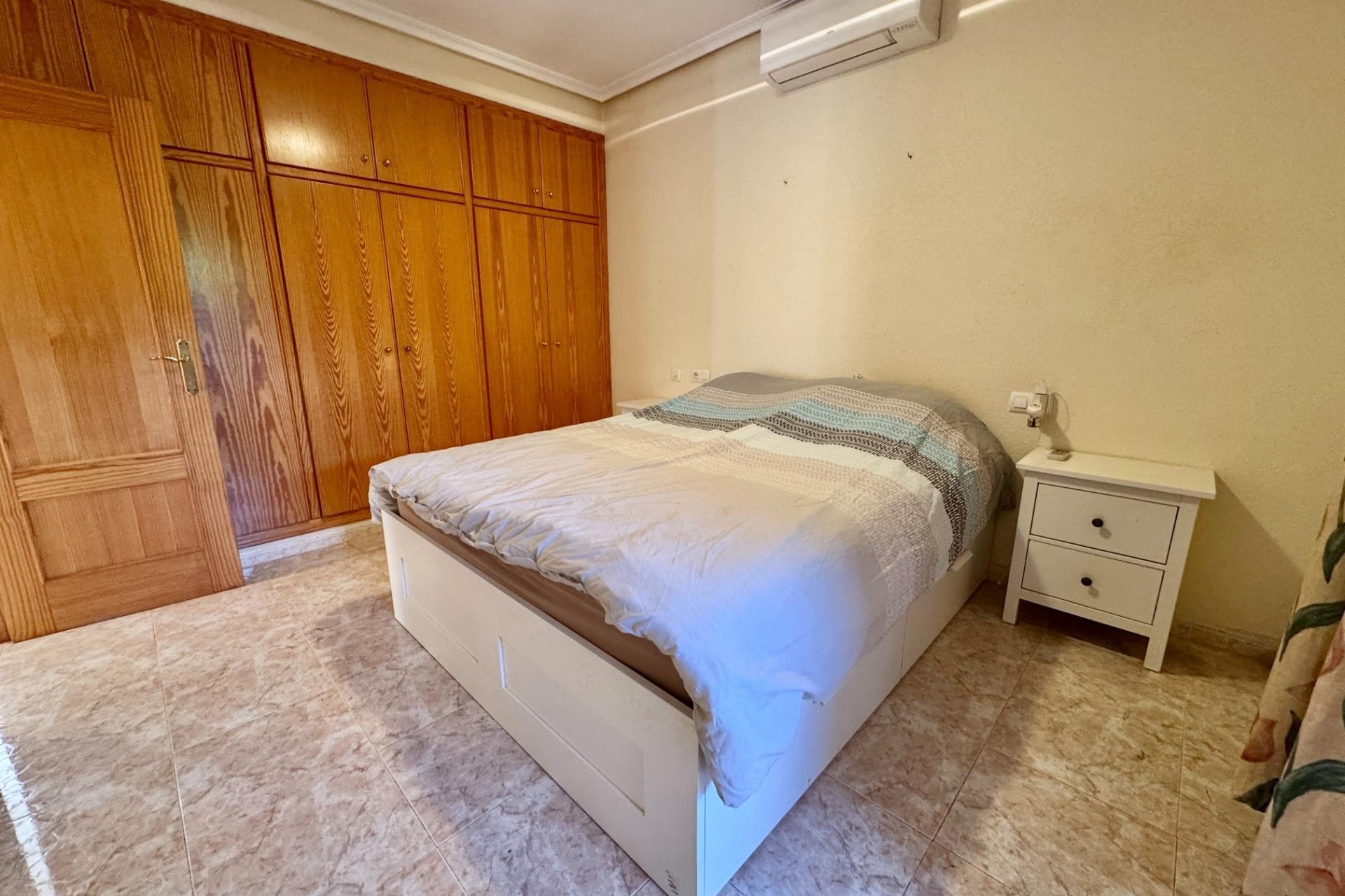 Venta - Chalet Independiente -
Dolores - CMNO. ESCORREDOR