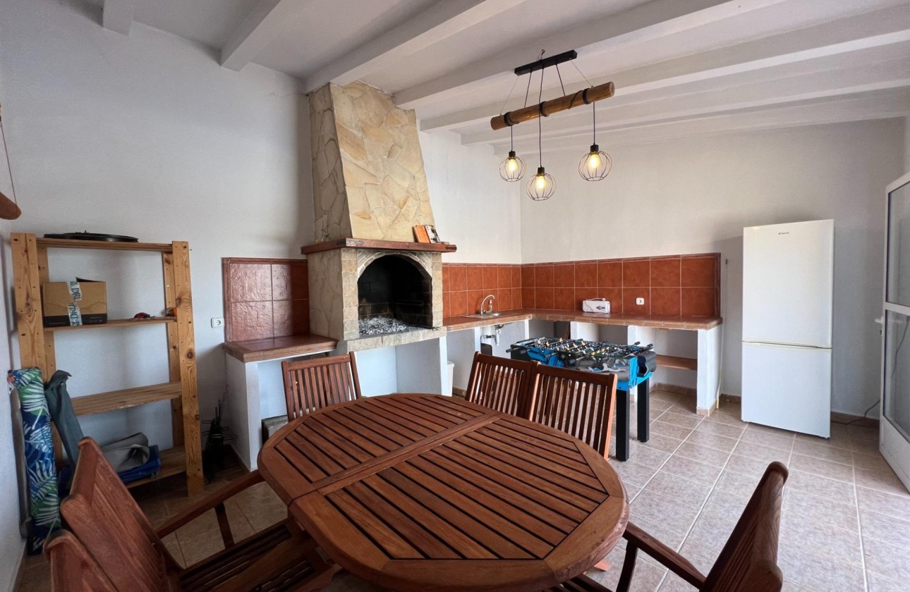 Venta - Chalet Independiente -
Dolores - CMNO. ESCORREDOR