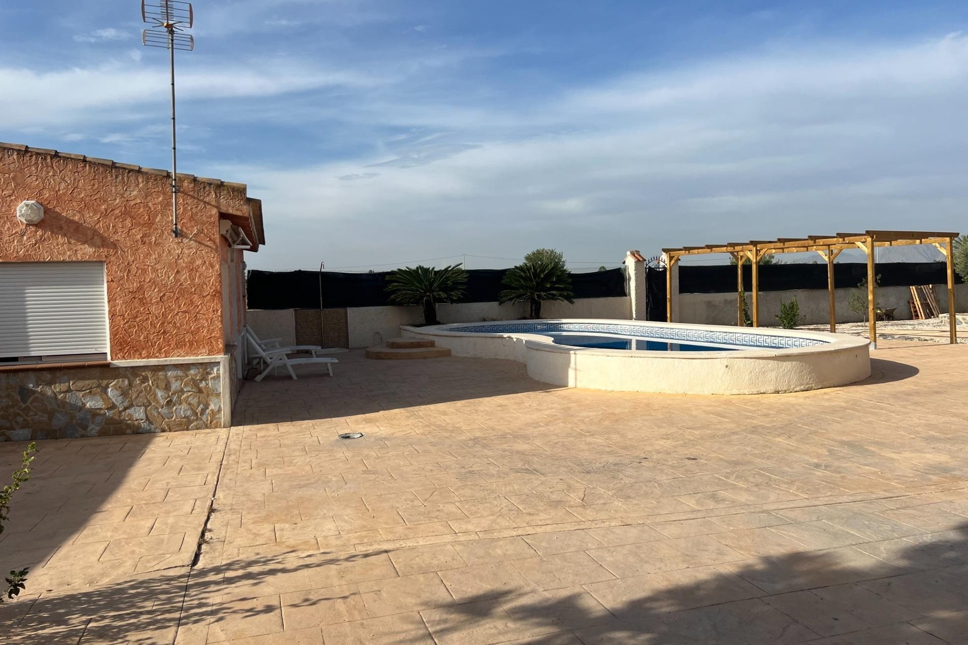 Venta - Chalet Independiente -
Dolores - CMNO. ESCORREDOR