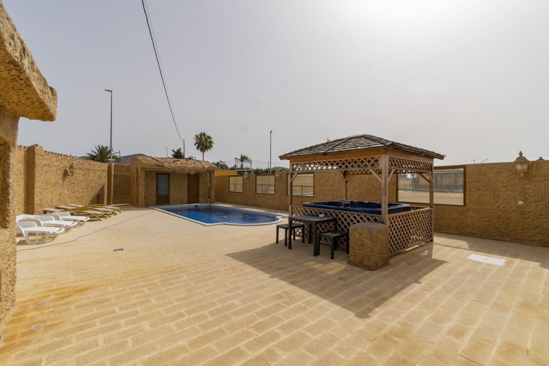 Venta - Chalet Independiente -
El Beal - Inland