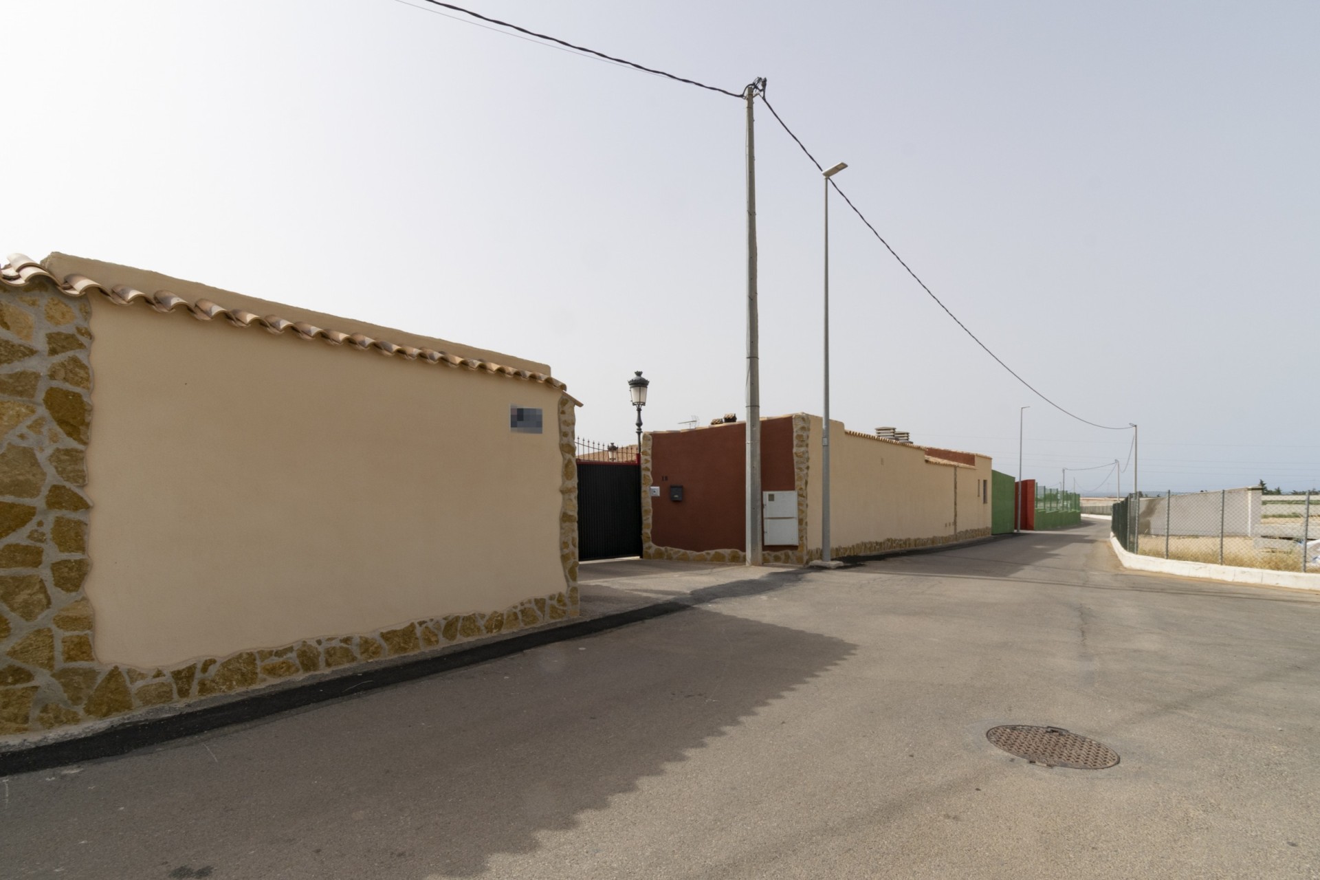 Venta - Chalet Independiente -
El Beal - Inland