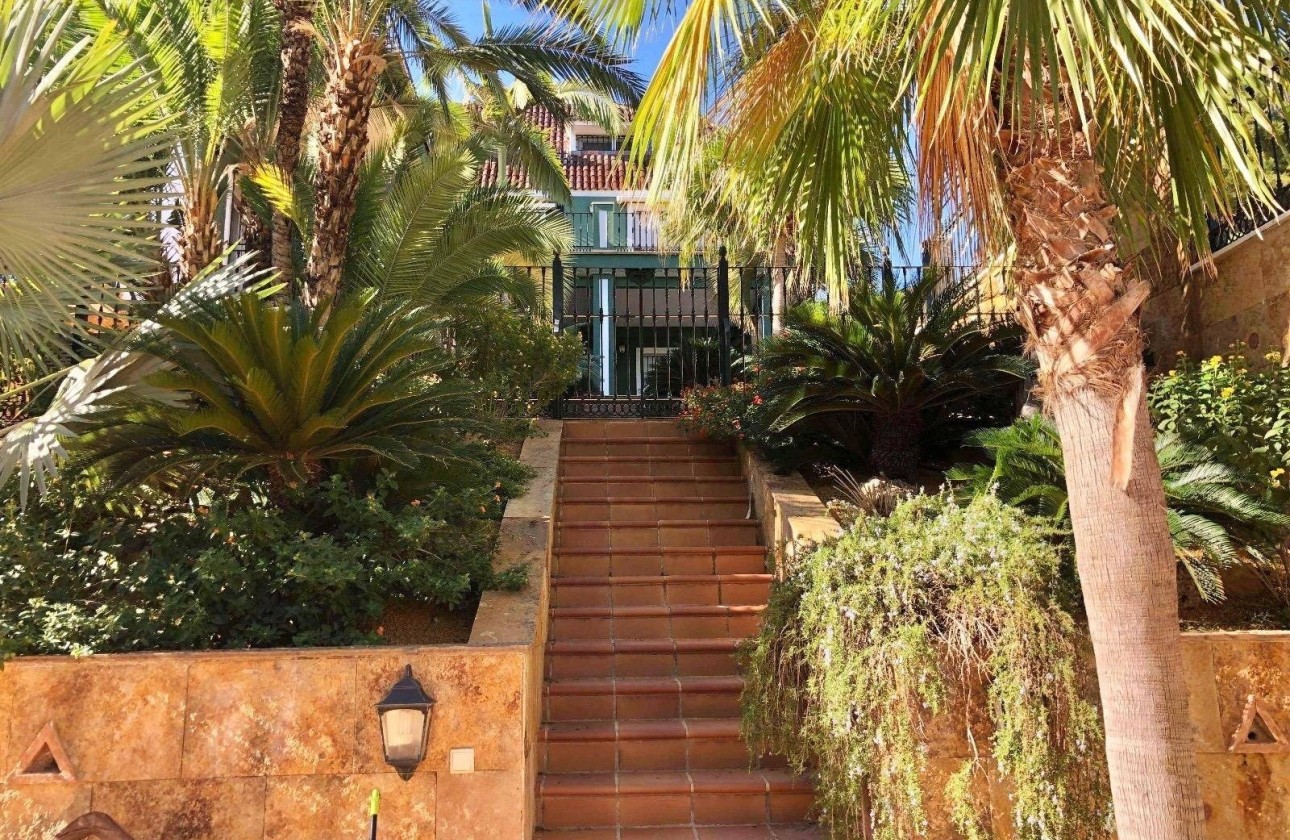 Venta - Chalet Independiente -
El Palmar