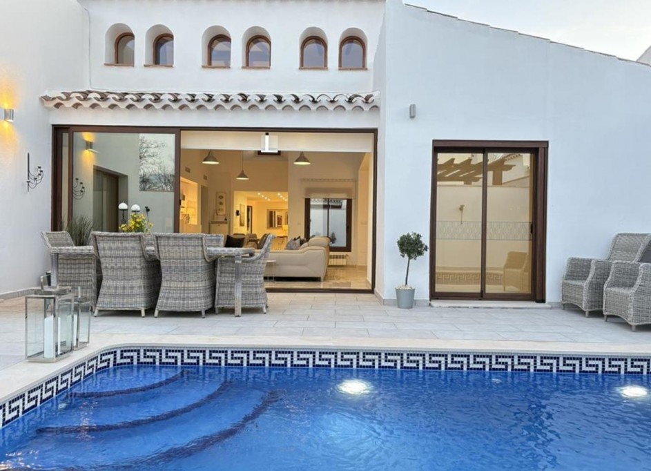 Venta - Chalet Independiente -
El Valle Golf Resort