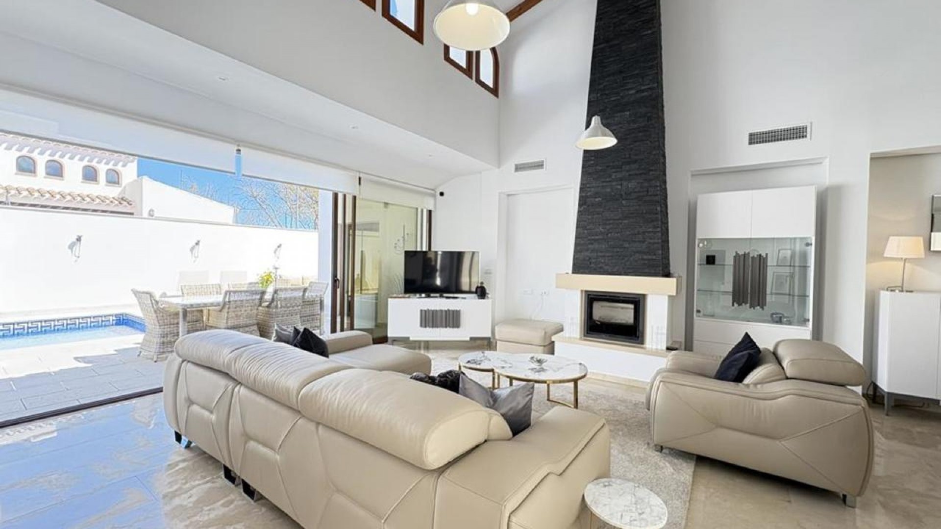 Venta - Chalet Independiente -
El Valle Golf Resort