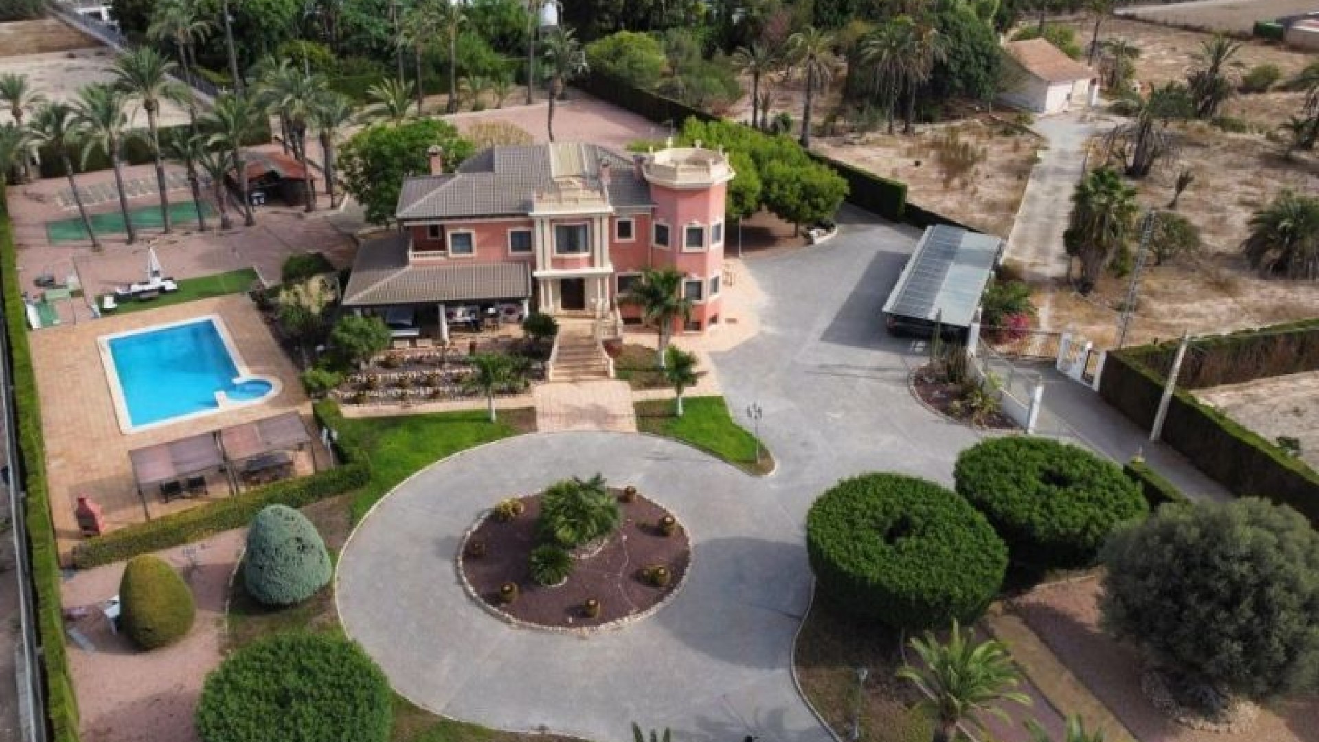 Venta - Chalet Independiente -
Elche