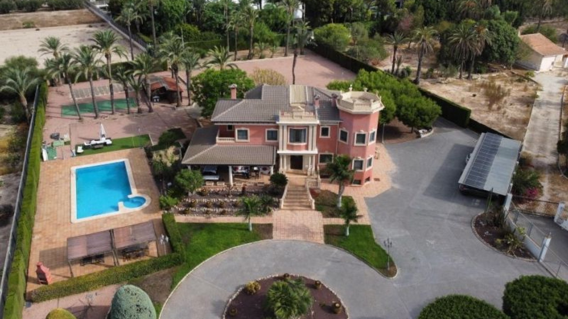 Venta - Chalet Independiente -
Elche