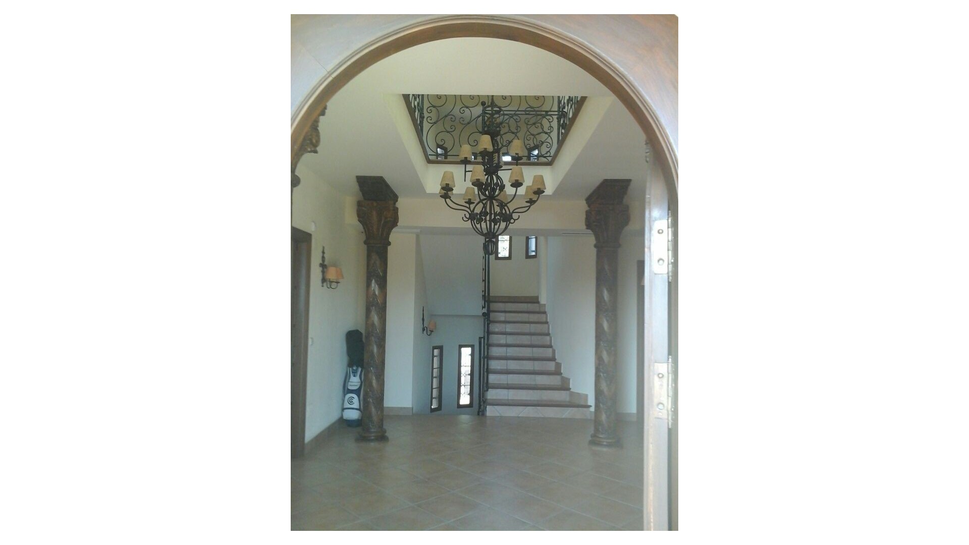 Venta - Chalet Independiente -
Elche