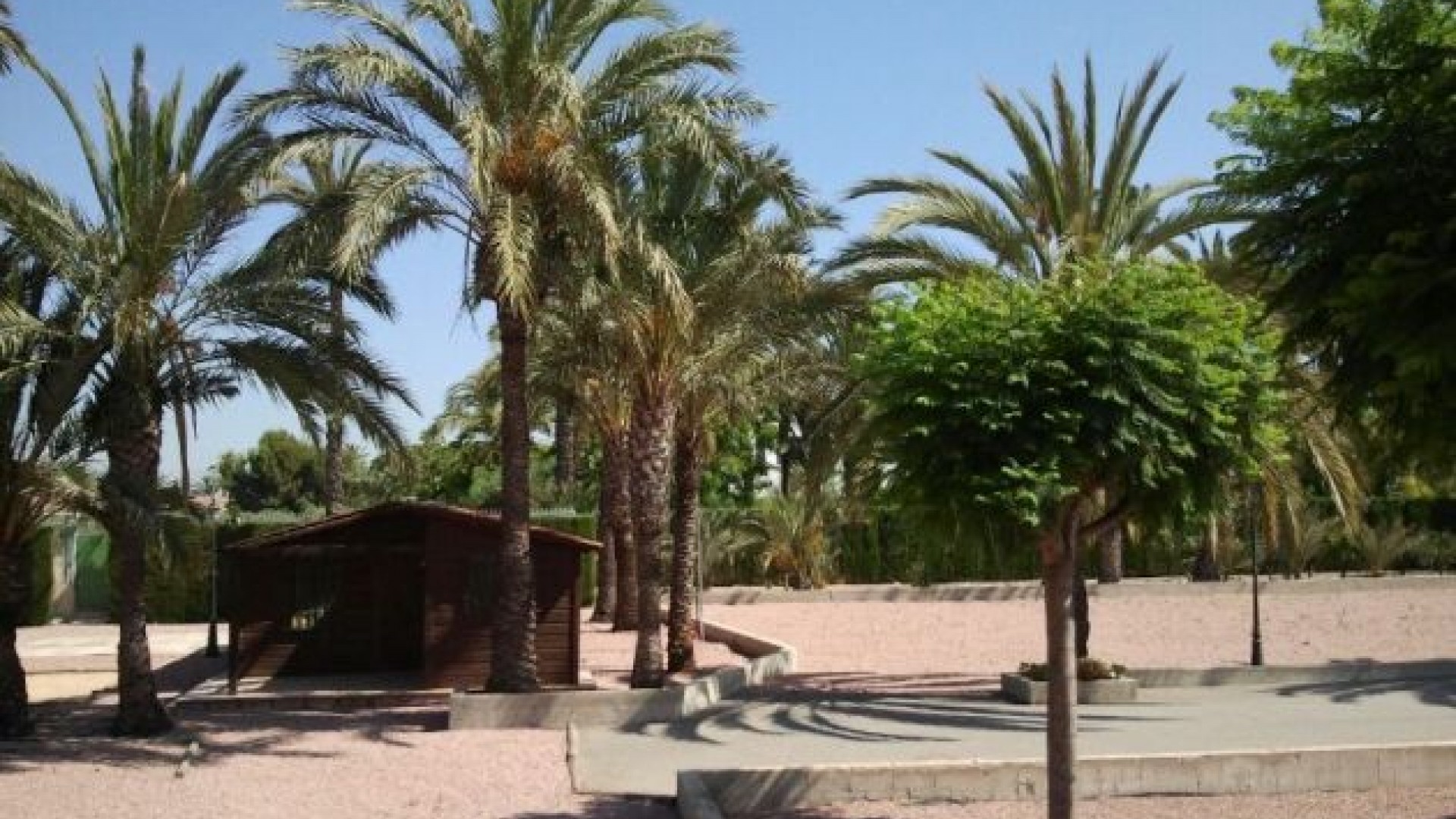 Venta - Chalet Independiente -
Elche