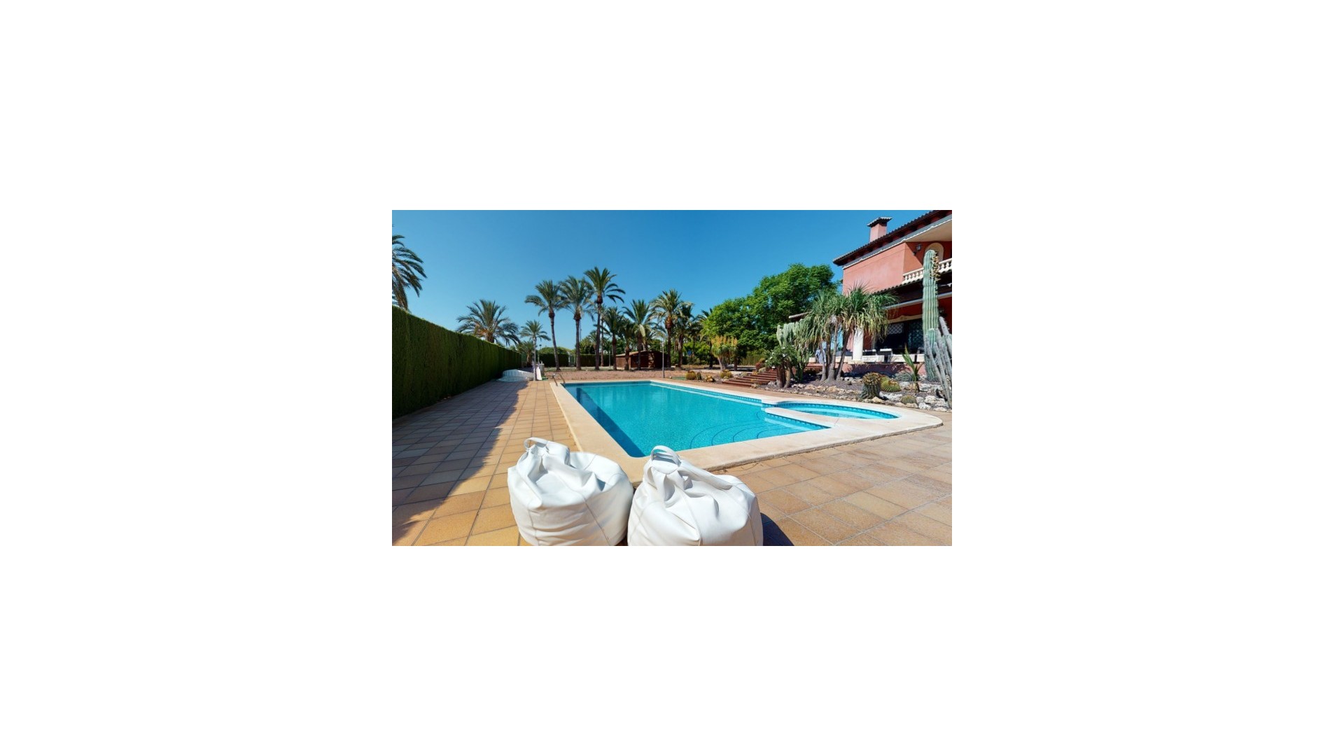 Venta - Chalet Independiente -
Elche