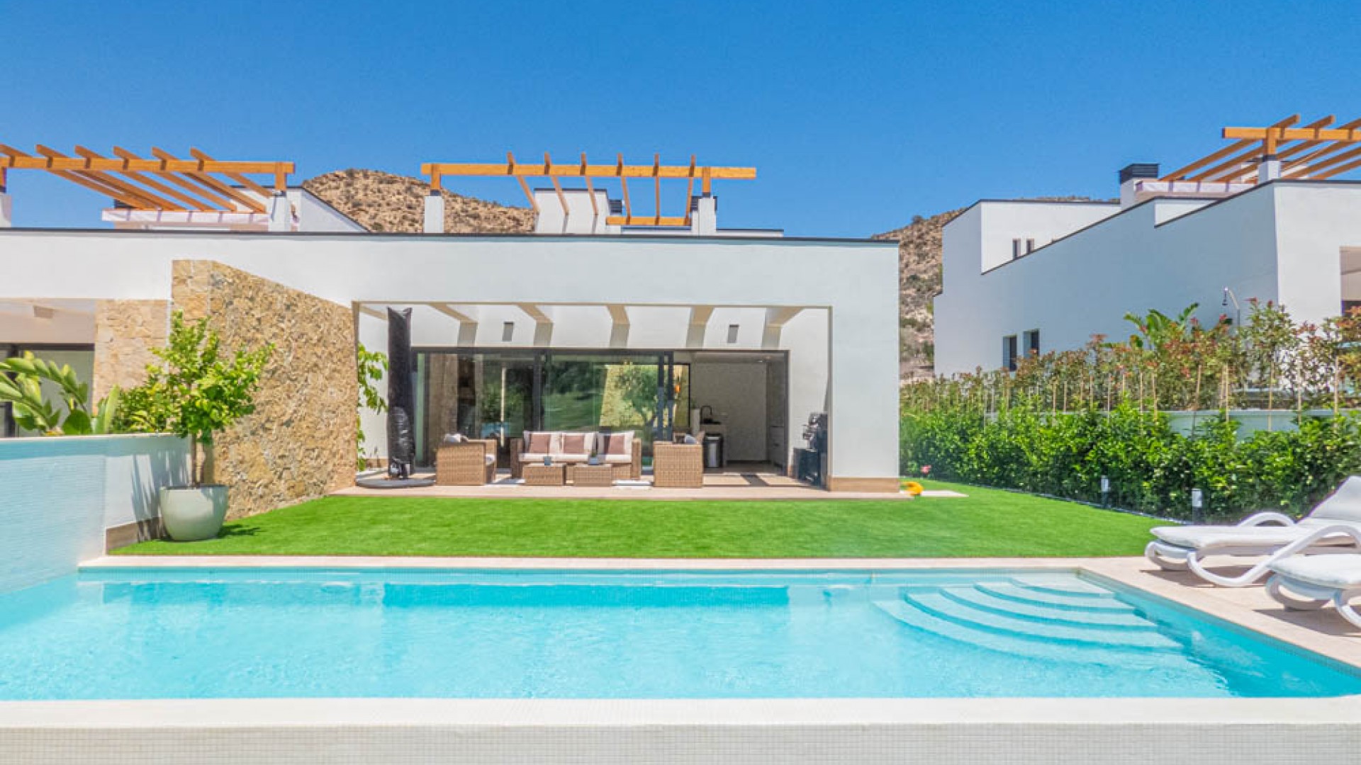 Venta - Chalet Independiente -
Font del Llop