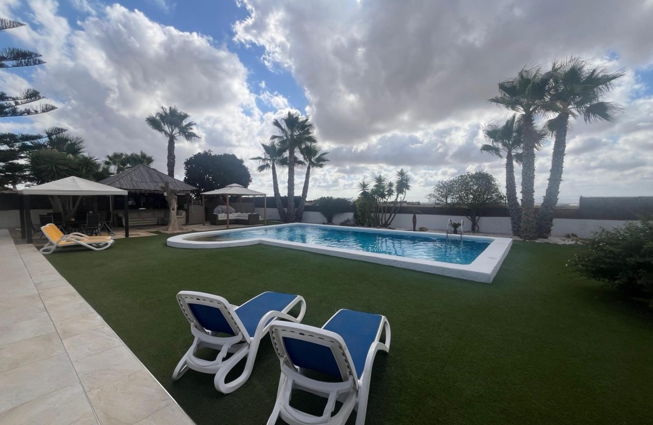 Venta - Chalet Independiente -
Gea y Truyols - Inland