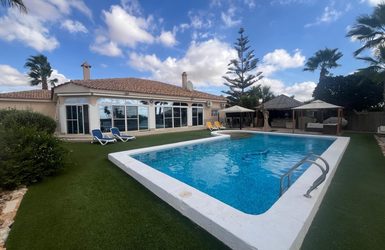 Venta - Chalet Independiente -
Gea y Truyols - Inland
