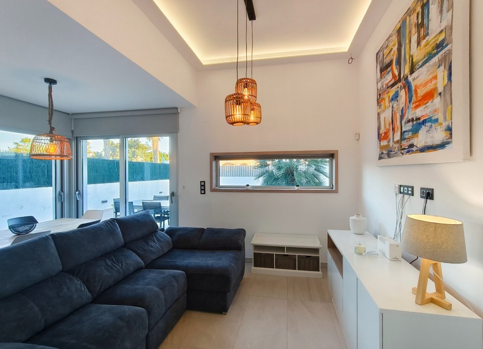 Venta - Chalet Independiente -
Guardamar del Segura - El Raso