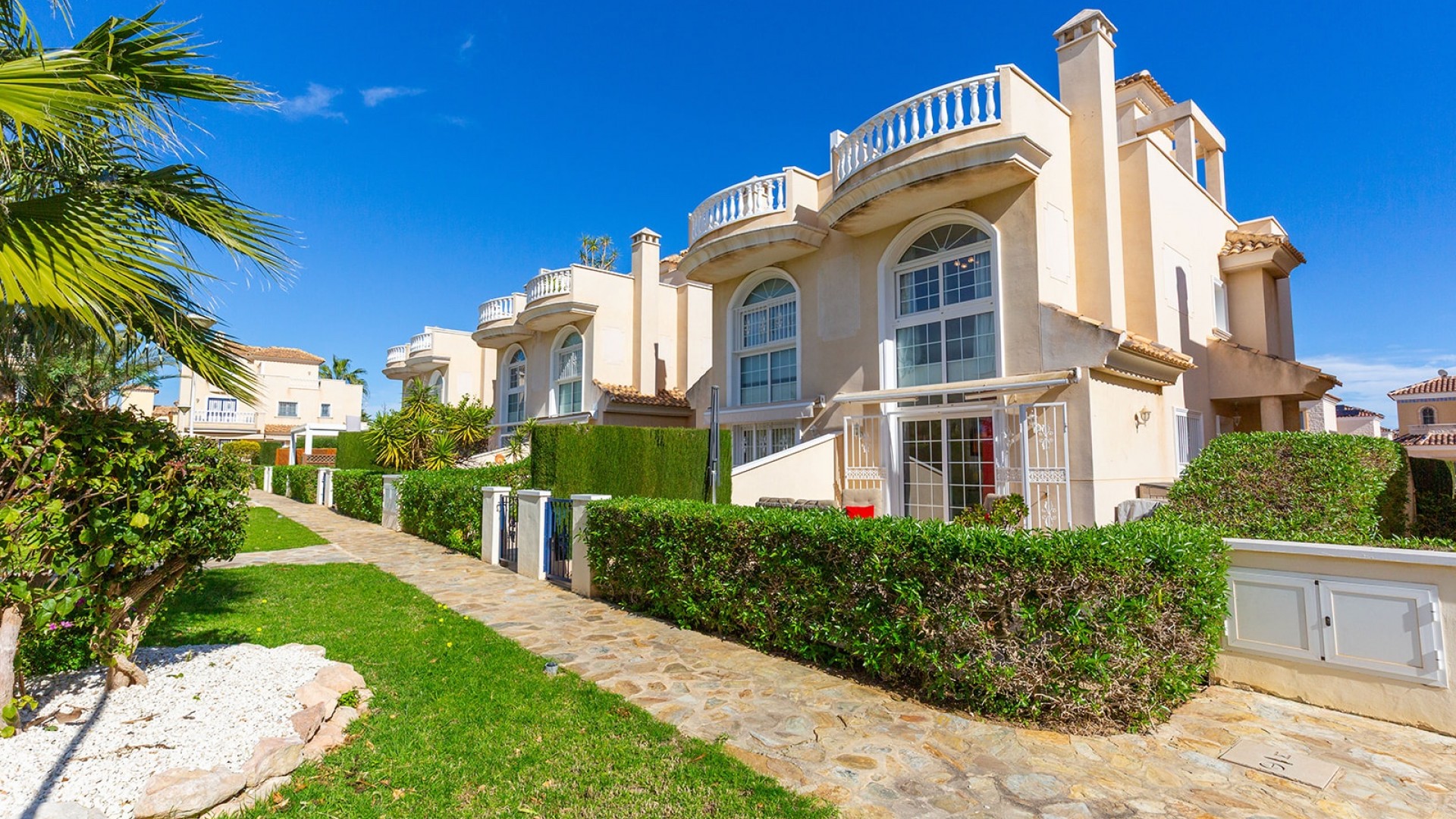 Venta - Chalet Independiente -
Guardamar del Segura - El Raso