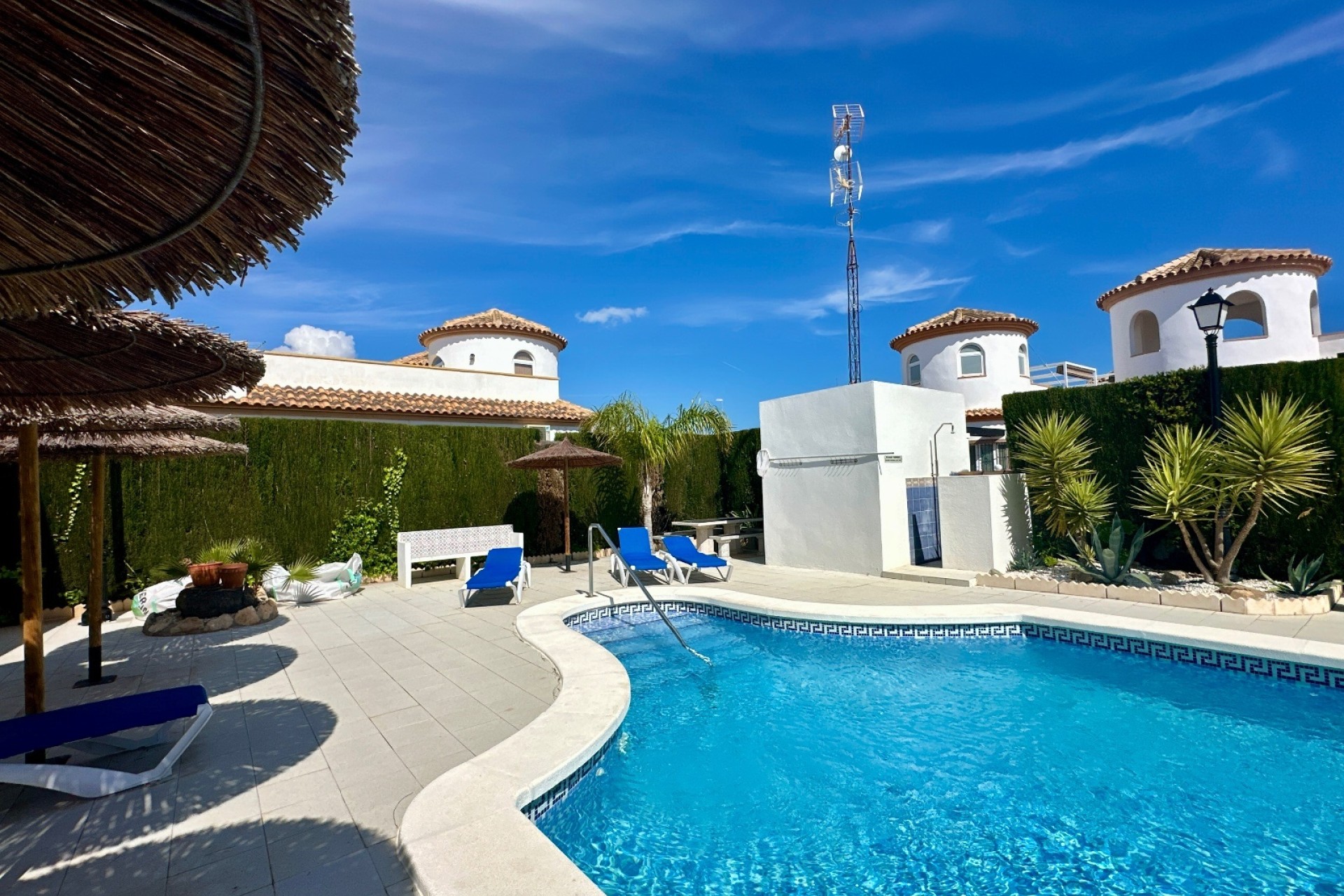 Venta - Chalet Independiente -
Guardamar del Segura - El Raso