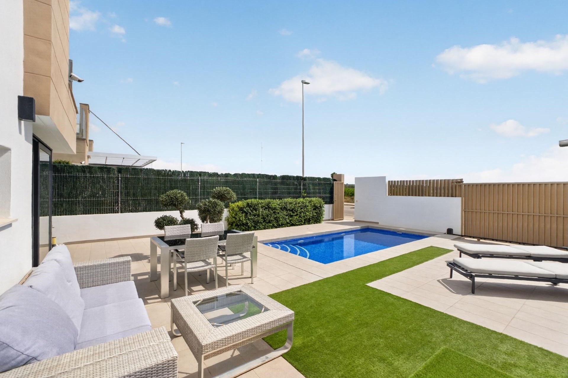 Venta - Chalet Independiente -
Guardamar del Segura - El Raso