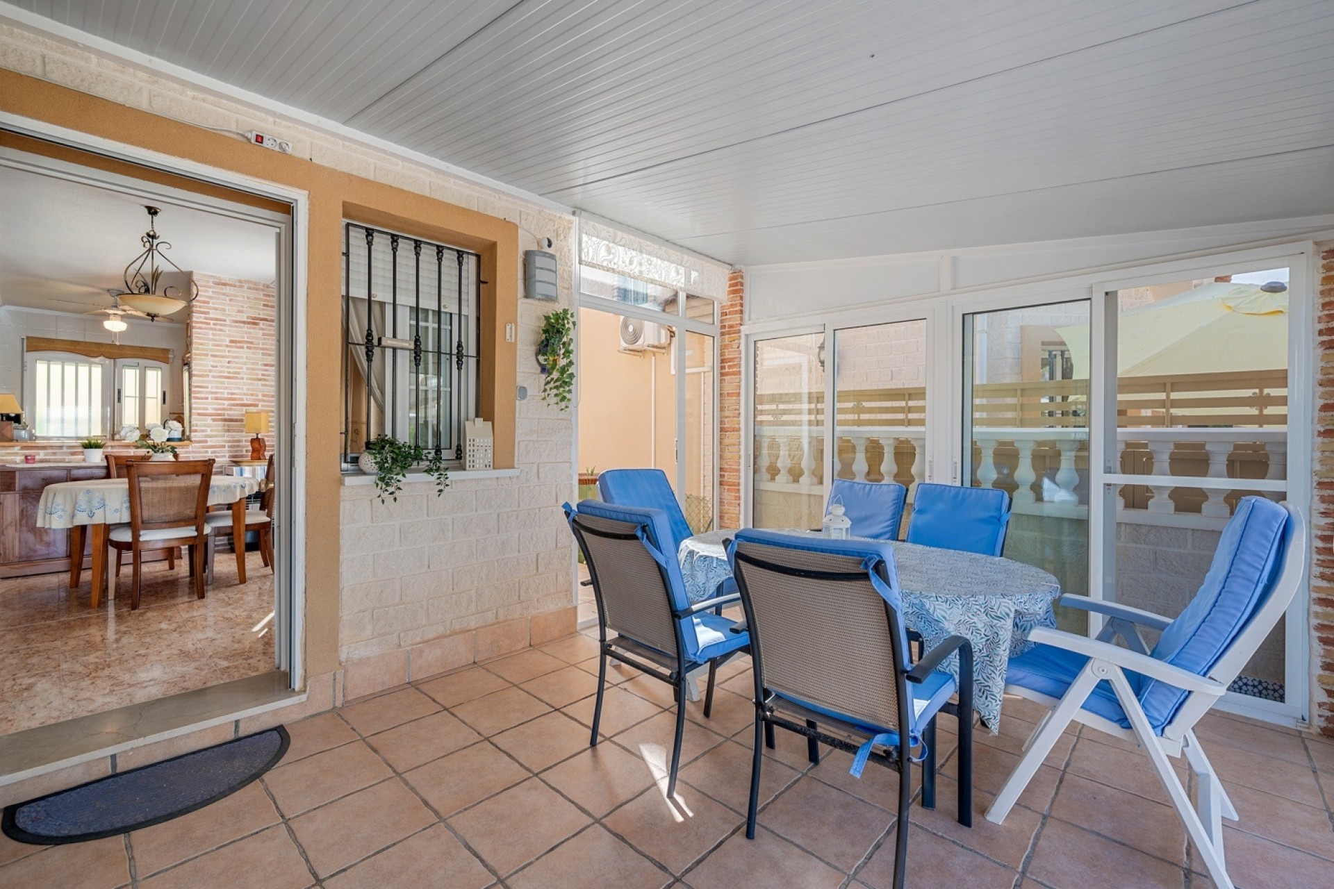 Venta - Chalet Independiente -
Guardamar del Segura