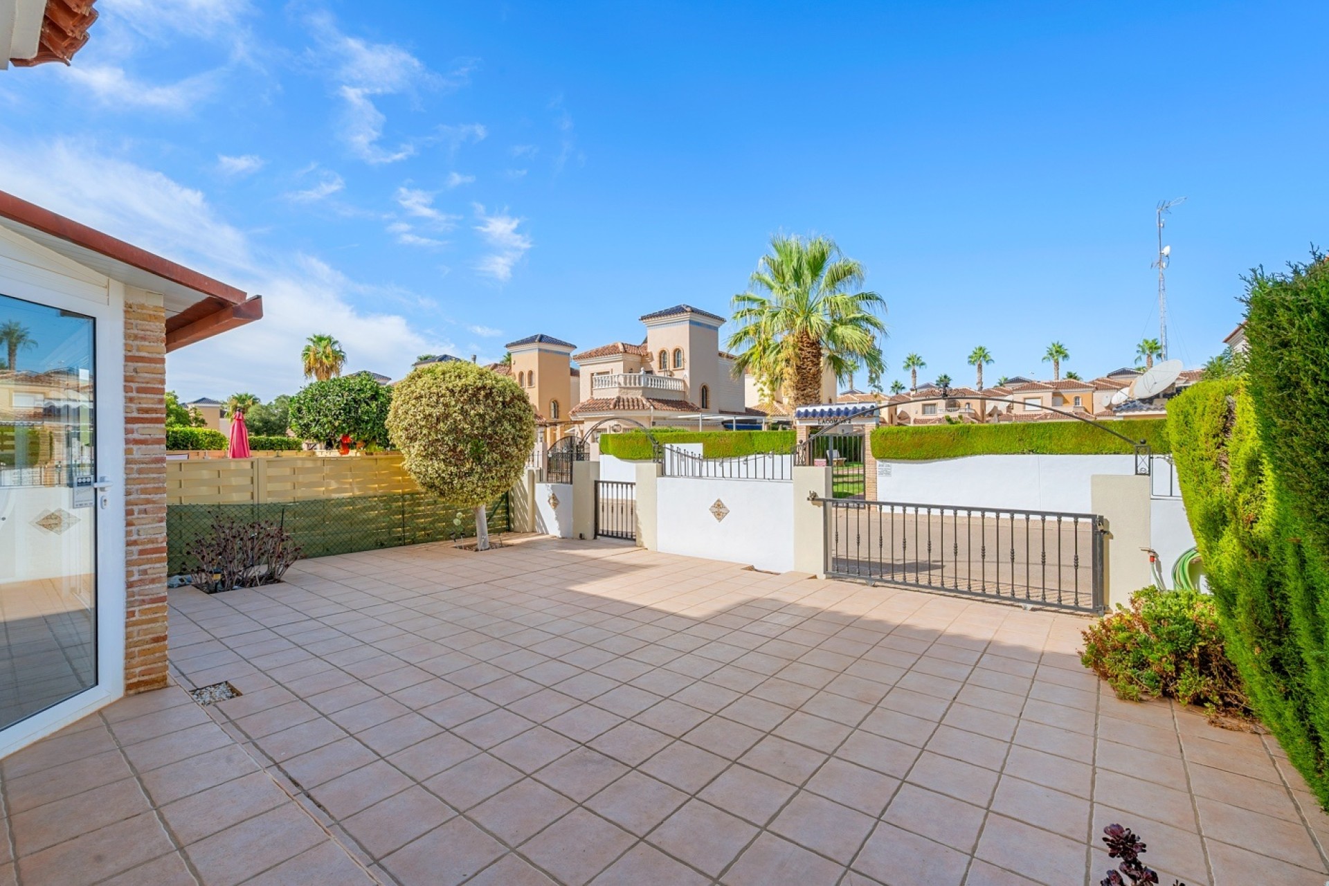 Venta - Chalet Independiente -
Guardamar del Segura