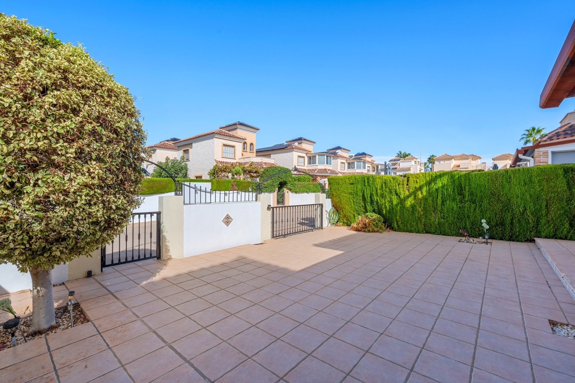 Venta - Chalet Independiente -
Guardamar del Segura