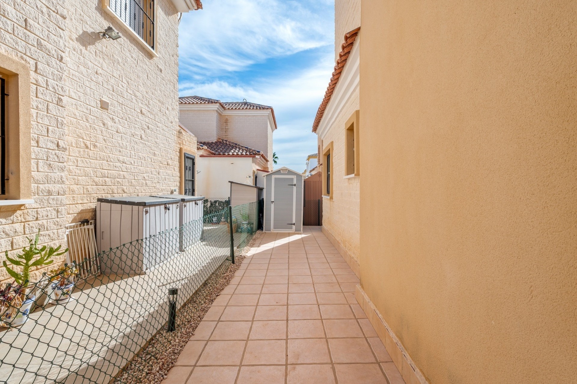 Venta - Chalet Independiente -
Guardamar del Segura