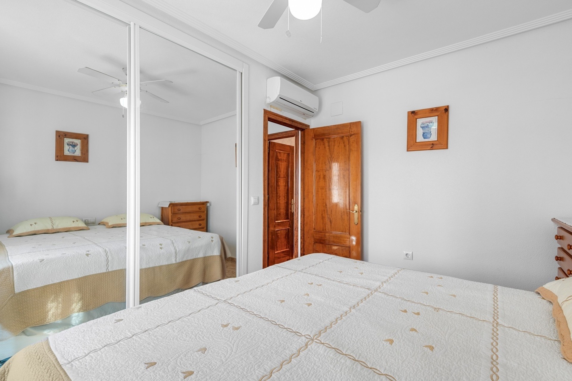 Venta - Chalet Independiente -
Guardamar del Segura