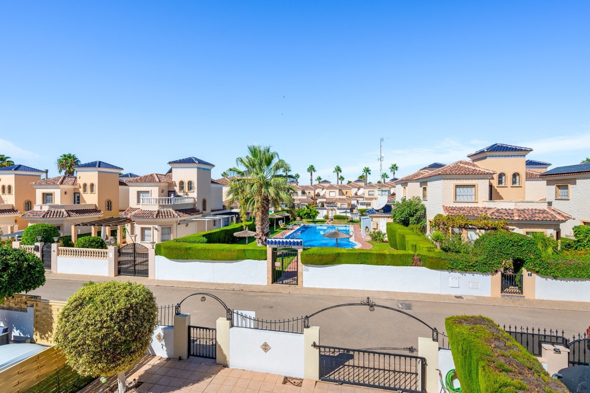Venta - Chalet Independiente -
Guardamar del Segura